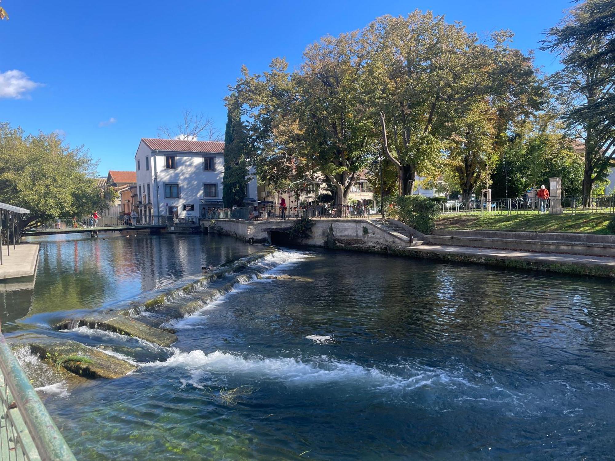 Studio Au Calme Dans Le Centre-Ville Historique LʼIsle-sur-la-Sorgue Екстериор снимка